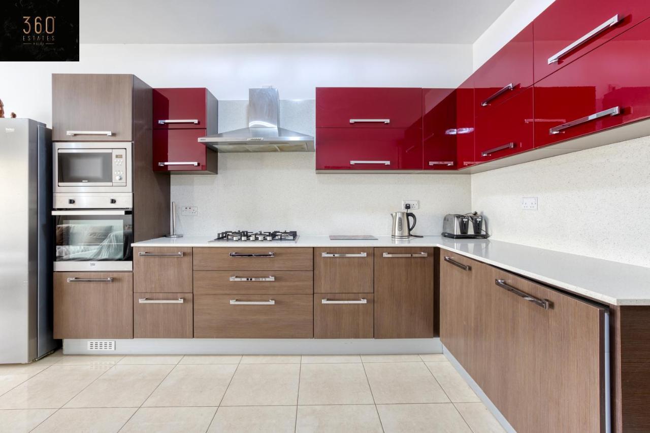 Charming Home Meters From The Seafront With Terrace By 360 Estates St. Paul's Bay Exterior foto