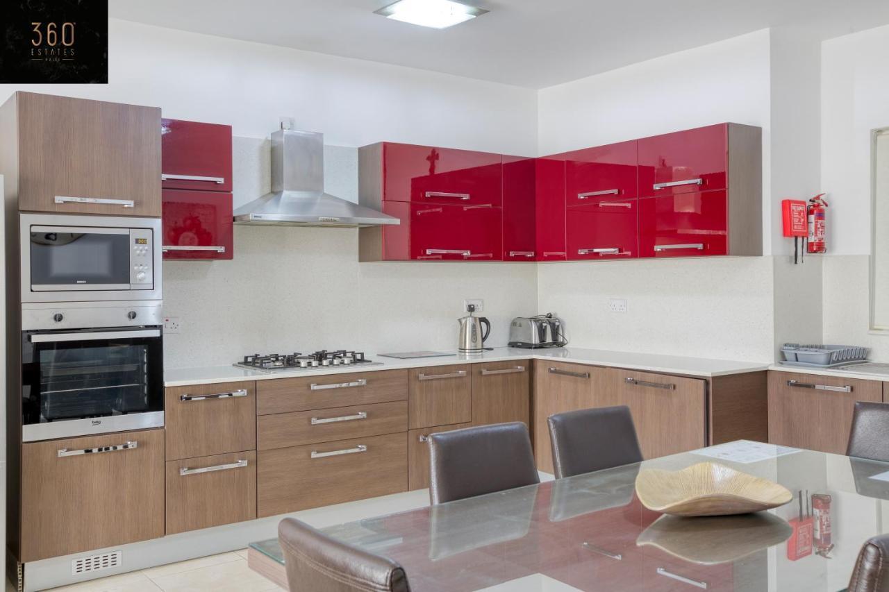 Charming Home Meters From The Seafront With Terrace By 360 Estates St. Paul's Bay Exterior foto